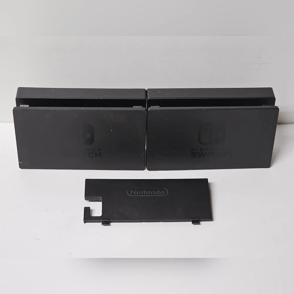 Nintendo Switch Console HAC-001(-01) JoyCon, 4 Controllers, 2 Chargers, More - Picture 10 of 12